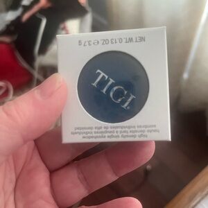 TIGI Blue Eyeshadow in Skinny Jeans